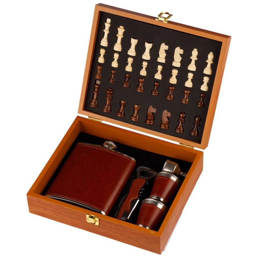 Set Ploscă cu Șah și Accesorii – Cadou Elegant în Cutie din Lemn